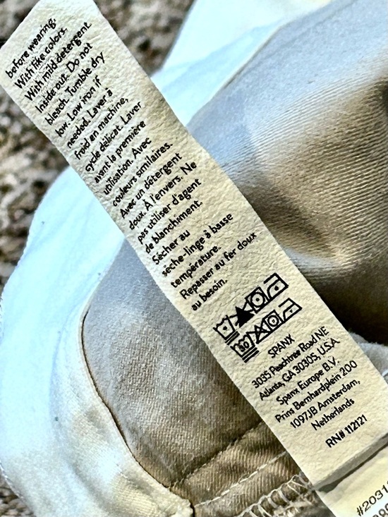 Spanx Shorts Stretch Twill White Pull On Hidden Shaping Slimming Women’s M - Picture 13 of 16